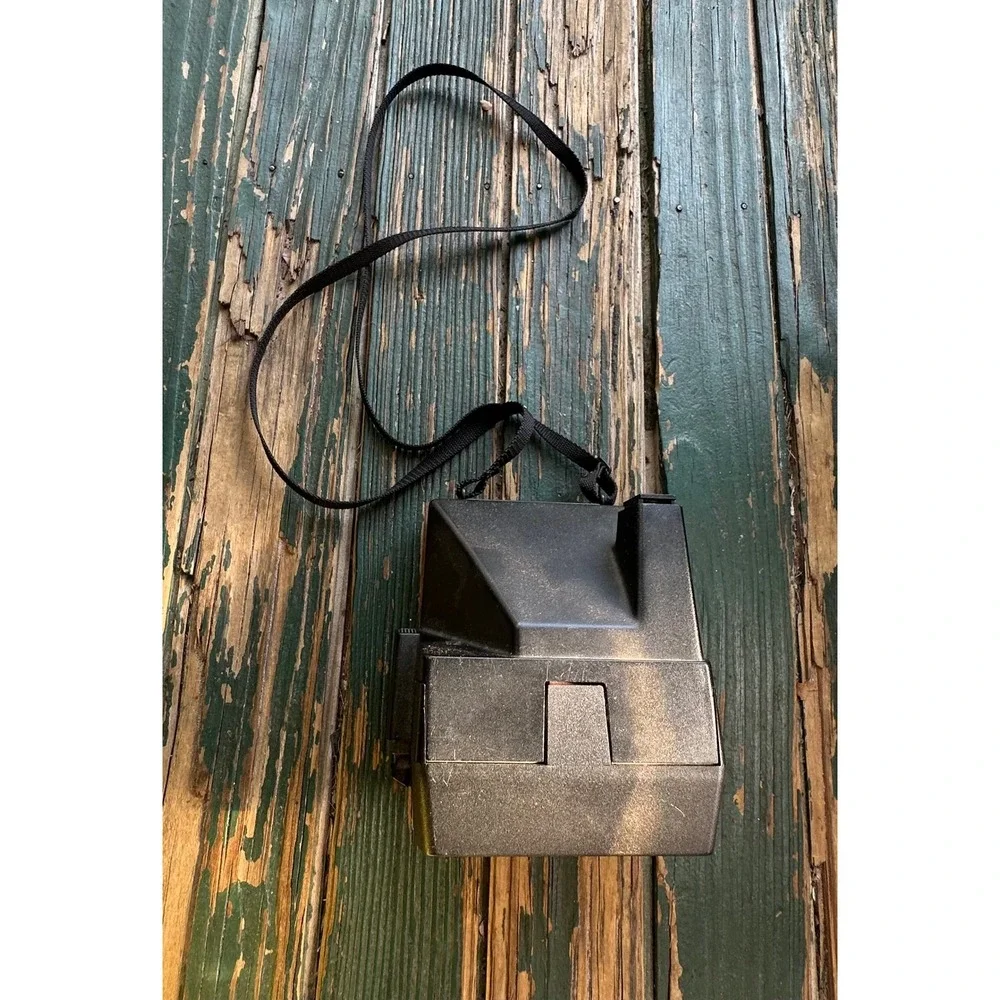 Polaroid Sun 600 LMS Land Camera Vintage Instant Film Black Silver A3555